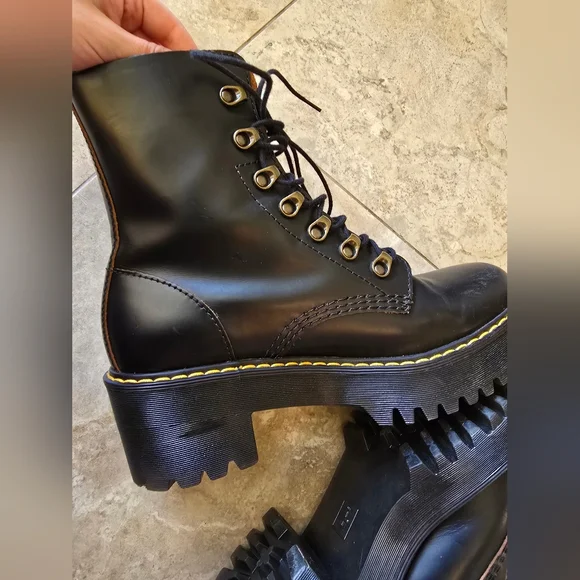 Dr Martens Womens Leona Black Leather Heeled Combat Boots Size 8 - Picture 8 of 12